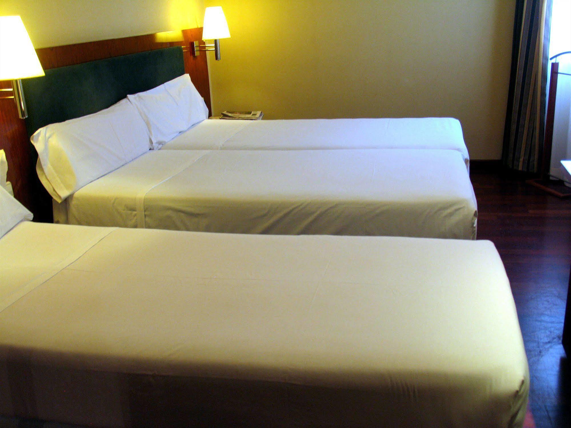 Hotel Pedralbes Барселона Экстерьер фото