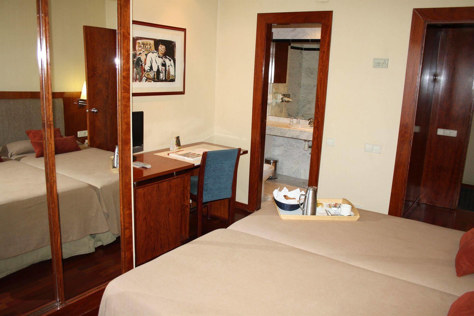 Hotel Pedralbes Барселона Экстерьер фото