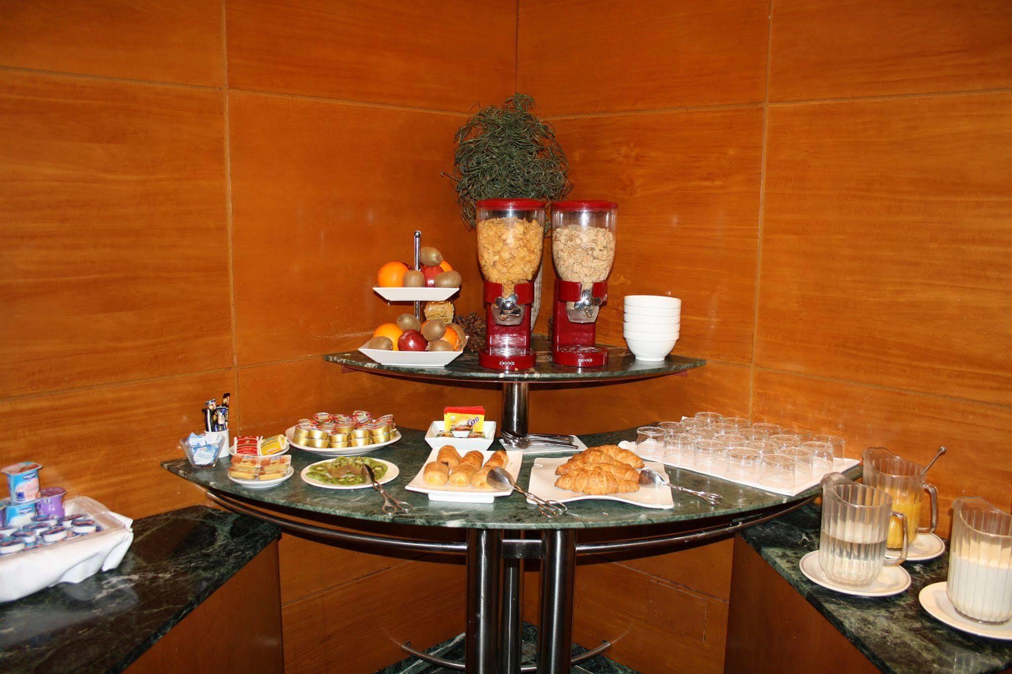Hotel Pedralbes Барселона Экстерьер фото